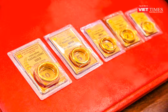 Vàng trong nước lao dốc. Ảnh minh họa