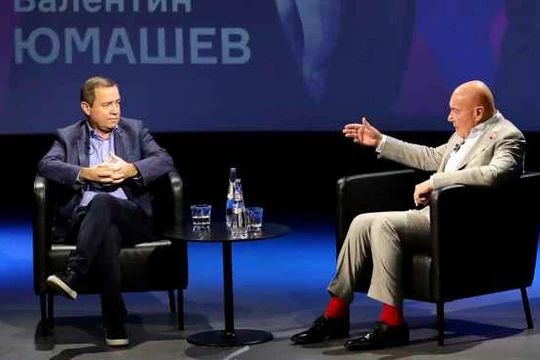 Valentin Yumashev - nguyên Chánh văn phòng của cựu Tổng thống Nga Boris Yeltsin trả lời phỏng vấn nhà báo Nga Vladimir Pozner