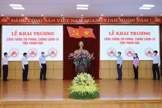  Lãnh đạo tỉnh Thanh Hóa thực hiện nghi thức khai trương