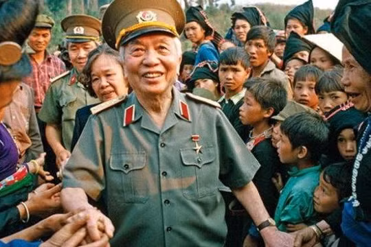 Đại tướng Võ Nguyên Giáp- vị tướng huyền thoại- đại tướng của nhân dân