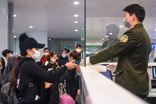 Hàng loạt giám đốc doanh nghiệp bị tạm hoãn xuất cảnh do nợ thuế