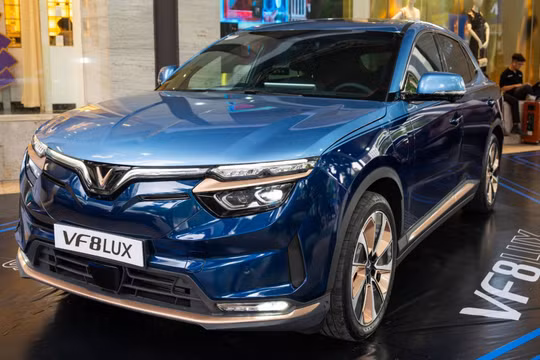 Vinfast ưu đãi thêm 50% lệ phí trước bạ cùng nhiều quà tặng hấp dẫn cho hàng loạt ô tô