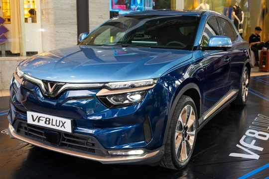 Vinfast ưu đãi thêm 50% lệ phí trước bạ cùng nhiều quà tặng hấp dẫn cho hàng loạt ô tô