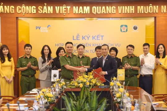 PVcomBank và Trung tâm RAR hợp tác triển khai dịch vụ xác thực điện tử qua VNeID