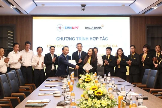 Ký kết hợp đồng tín dụng trị giá 820 tỷ đồng cho 2 dự án truyền tải điện