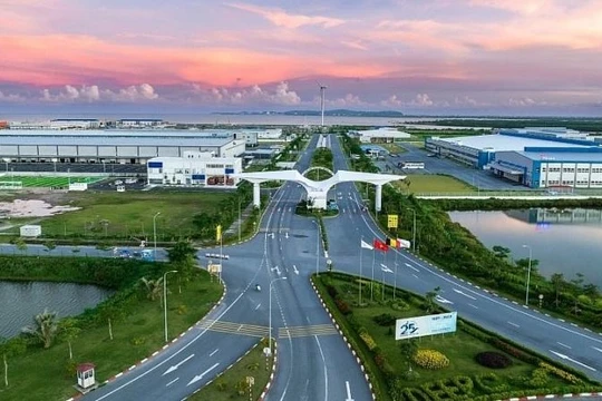 Những nút thắt trên tiến trình “xanh hóa” các khu công nghiệp