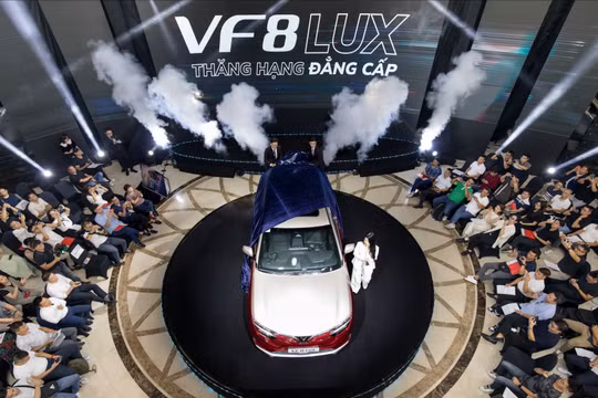 VinFast tái định vị VF8 với phiên bản "thăng hạng đẳng cấp" VF 8 LUX