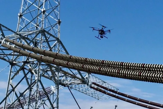 EVNSPC: Tăng cường cảnh báo người dân sử dụng thiết bị Drone gần khu vực lưới điện
