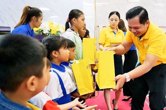 Nam A Bank tổ chức Trung thu trên toàn quốc