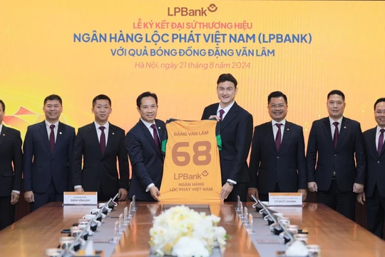 Thủ môn hàng đầu Việt Nam Đặng Văn Lâm được LPBank lựa chọn làm Đại sứ thương hiệu 