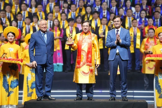 BIDV - Top 10 “Sao Vàng Đất Việt” năm 2024