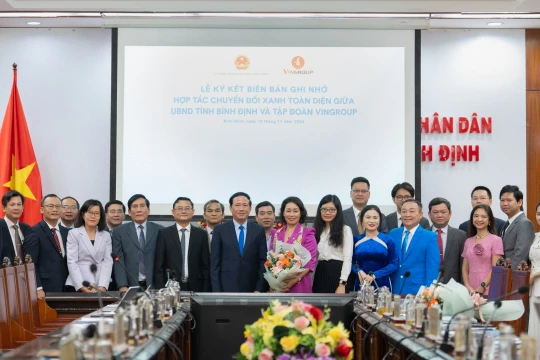 UBND tỉnh Bình Định và Tập đoàn Vingroup ký kết thỏa thuận hợp tác toàn diện về chuyển đổi xanh 