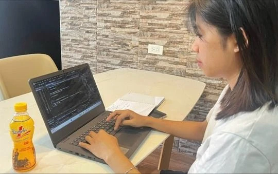 Người lao động chật vật chạy đua với “deadline” cuối năm 