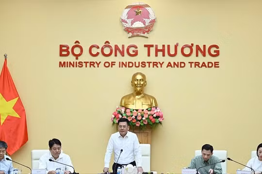 Bộ trưởng Công Thương chủ trì cuộc họp tháo gỡ vướng mắc các dự án lưới điện trọng điểm