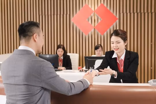 Khách hàng Techcombank tăng trưởng ấn tượng 