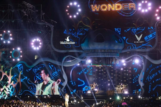 Chuyên gia: 8WONDER giới thiệu đến thế giới một Việt Nam an toàn, phồn thịnh và hiện đại