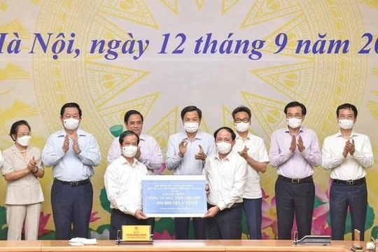 Triển khai Chương trình 'Sóng và máy tính cho em' 