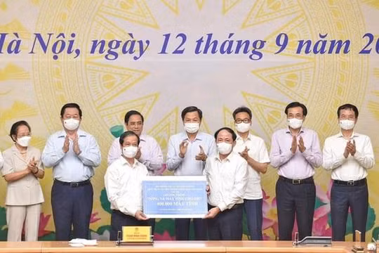 Triển khai Chương trình 'Sóng và máy tính cho em' 