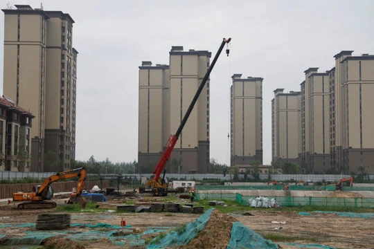 Các nhà đầu tư vẫn bi quan về khả năng chống chọi của Country Garden trước tình hình sụt giảm của thị trường bất động sản (Ảnh: WSJ)