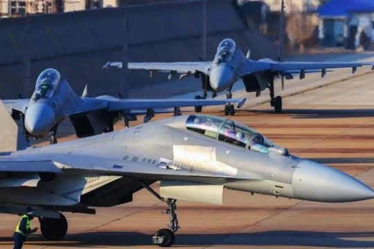 Chiến đấu cơ J-16 của Trung Quốc. Ảnh: MW.