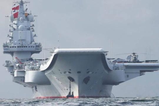 Tàu sân bay Sơn Đông của quân đội Trung Quốc. Ảnh: MW.