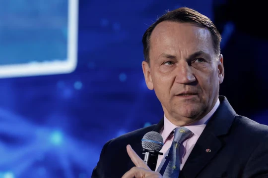 Phó Thủ tướng kiêm Bộ trưởng Ngoại giao Ba Lan Radoslaw Sikorski tham dự Diễn đàn An ninh Warsaw, tại Warsaw, Ba Lan ngày 29/9. Ảnh: Reuters.