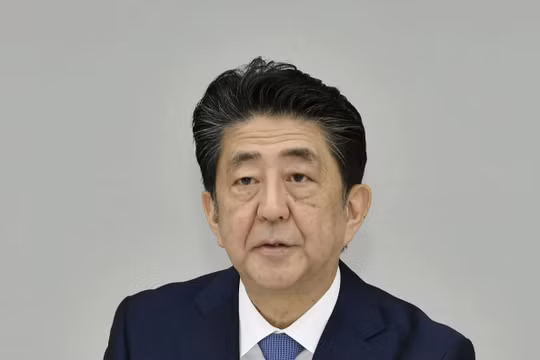 Thủ tướng Nhật Shinzo Abe chính thức xác nhận về việc từ chức trong cuộc họp báo chiều ngày 28/8 (Ảnh: Kydo News)
