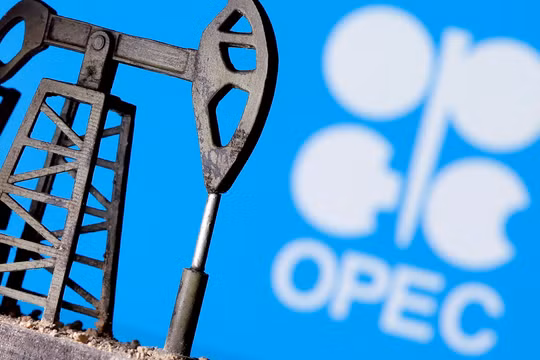 OPEC+ bất ngờ tuyên bố giảm sản lượng dầu mỏ có thể gây ra nhiều tác động tới nền kinh tế thế giới (Ảnh: Reuters)