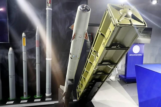 Mô hình hệ thống Strela-10M của Nga (Ảnh: TASS)