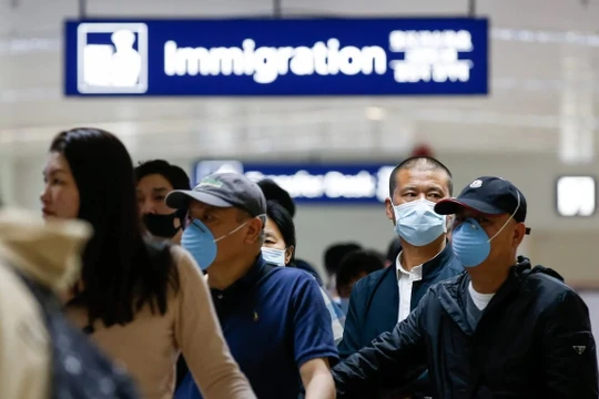 Người dân đến từ Quảng Châu, Trung Quốc tại sân bay quốc tế Ninoy Aquino ở thủ đô Manila, Philippines (Ảnh: SCMP)