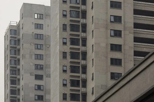 Giá nhà ở Trung Quốc giảm 0,58% trên thị trường thứ cấp, mức giảm lớn nhất kể từ tháng 10/2014 (Ảnh: Bloomberg)