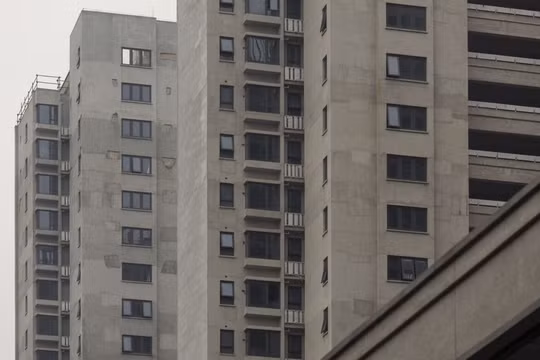 Giá nhà ở Trung Quốc giảm 0,58% trên thị trường thứ cấp, mức giảm lớn nhất kể từ tháng 10/2014 (Ảnh: Bloomberg)