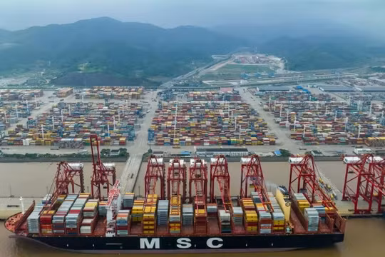 Xuất khẩu của Trung Quốc sụt giảm trong tháng 5 (Ảnh: FT)