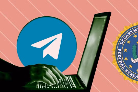 Thông tin mật bị những tay hacker rao bán trong những phòng chat riêng tư trên mạng (Ảnh: FT)