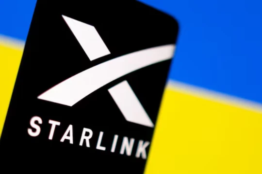 Các nhà đàm phán Mỹ cảnh báo chặn Starlink ở Ukraine nếu nước này không ký thỏa thuận về khoáng sản. Ảnh: Reuters.
