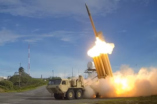 Tên lửa đất đối không được phóng từ hệ thống THAAD. Ảnh: MW.