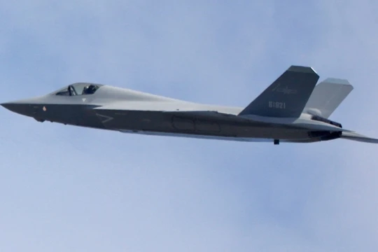 Máy bay chiến đấu tàng hình J-35 của Lữ đoàn Không quân số 1, Không quân Trung Quốc. Ảnh: MW.