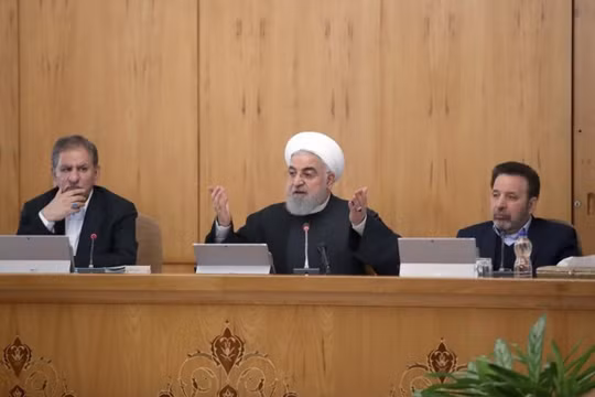 Tổng thống Iran Hassan Rouhani trong bài phát biểu trên kênh truyền hình (Ảnh: Reuters)