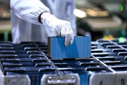 Pin mặt trời là mục tiêu mới nhất của thuế quan Mỹ, với mức thuế lên tới 3.521% đối với hàng nhập khẩu từ Đông Nam Á. Ảnh: Getty.