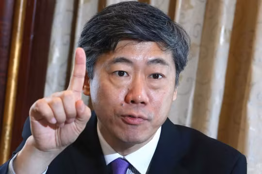 Ông Li Daokui nói rằng Trung Quốc sẽ hạn chế nguồn cung dược phẩm nếu Mỹ ngăn Trung Quốc tiếp cận nguồn chip máy tính (Ảnh: SCMP)