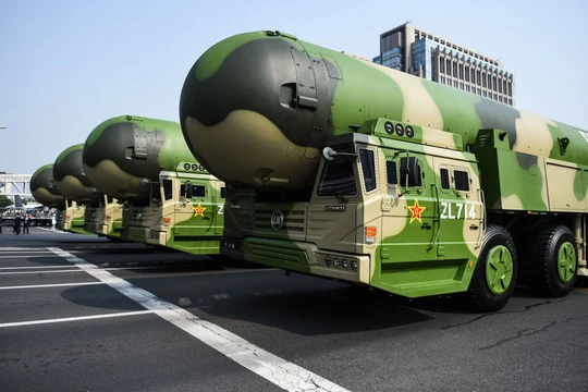 Tên lửa hạt nhân liên lục địa Dongfeng-41 của Trung Quốc xuất hiện tại Bắc Kinh hồi năm ngoái (Ảnh: Tân hoa xã)