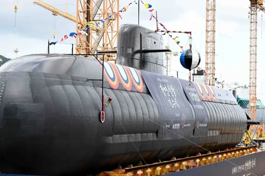 Tàu ngầm tấn công Jang Yeong-sil mới được Hàn Quốc hạ thủy. Ảnh: IE.