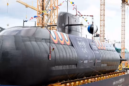Tàu ngầm tấn công Jang Yeong-sil mới được Hàn Quốc hạ thủy. Ảnh: IE.