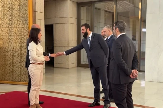 Ngoại trưởng Annalena Baerbock gặp tân lãnh đạo Syria Ahmed al-Sharaa. Ảnh: Getty.