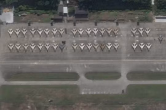 Một nhóm máy bay J-6 được chuyển biến thành drone trong bức ảnh vệ tinh chụp căn cứ Liancheng (Ảnh: Planet Labs)