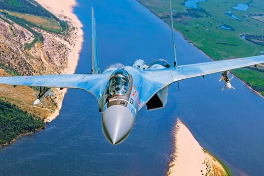 Chiến đấu cơ Su-35 của Lực lượng Không quân Vũ trụ Nga. Ảnh: MW.
