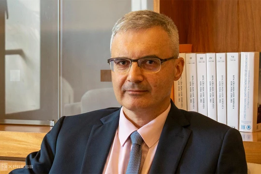 Đại sứ Pháp Nicolas Warnery trong cuộc phỏng vấn ngày 11/3. Ảnh: Nguyễn Tiến.