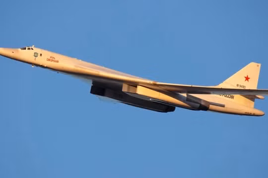 Máy bay ném bom chiến lược Tu-160 của Không quân Nga. Ảnh: MW.