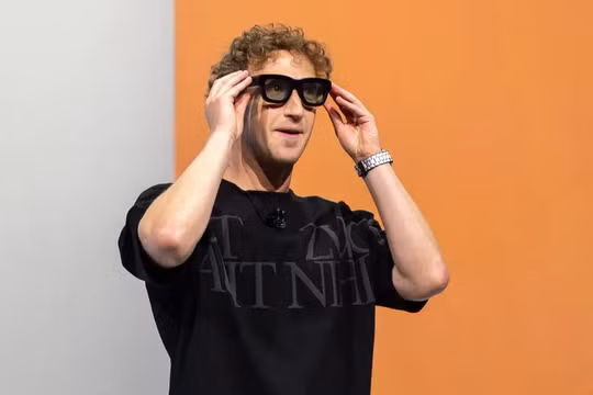 Mark Zuckerberg được nhìn thấy đeo chiếc Greubel Forsey Hand Made 1 trên cổ tay trái (không có hình) trong khi một bài phát biểu hôm 7/1. Ảnh: Getty.