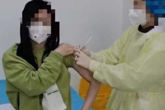 Xiao Mi kể về trải nghiệm tiêm vaccine thử nghiệm ngừa virus corona chủng mới trên mạng xã hội Weibo (Ảnh: SCMP)